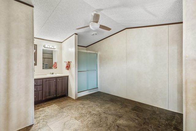 904 County Road 3341, Paradise, TX 76073