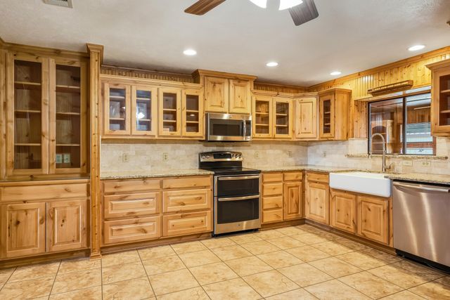 904 County Road 3341, Paradise, TX 76073