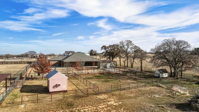 904 County Road 3341, Paradise, TX 76073
