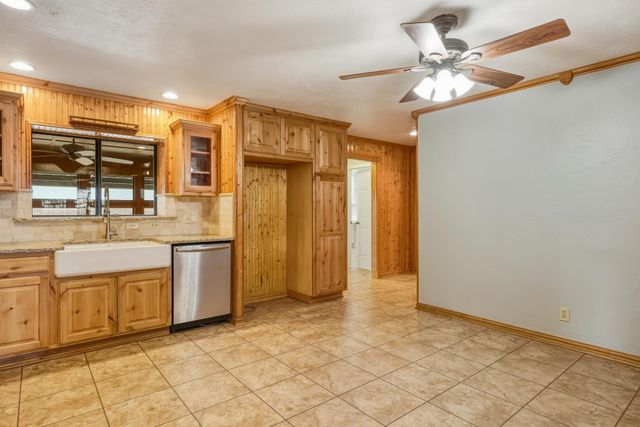 904 County Road 3341, Paradise, TX 76073