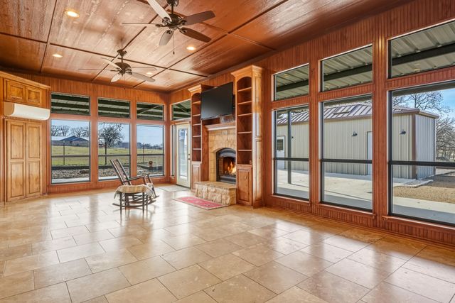 904 County Road 3341, Paradise, TX 76073