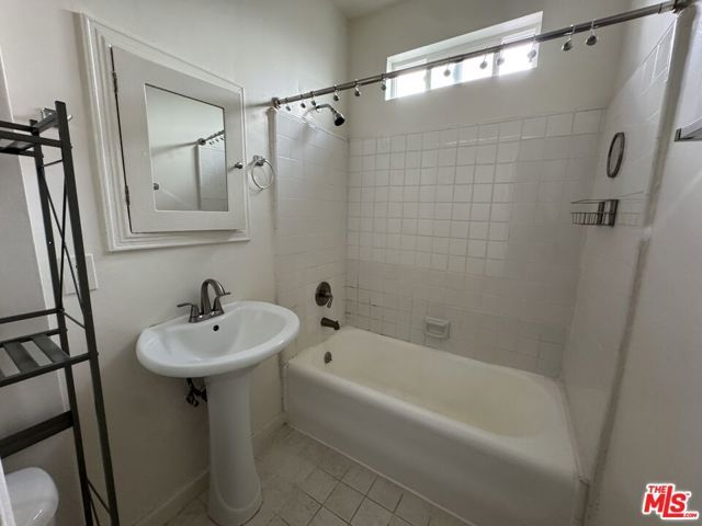 123 N Swall Drive, Los Angeles, CA 90048