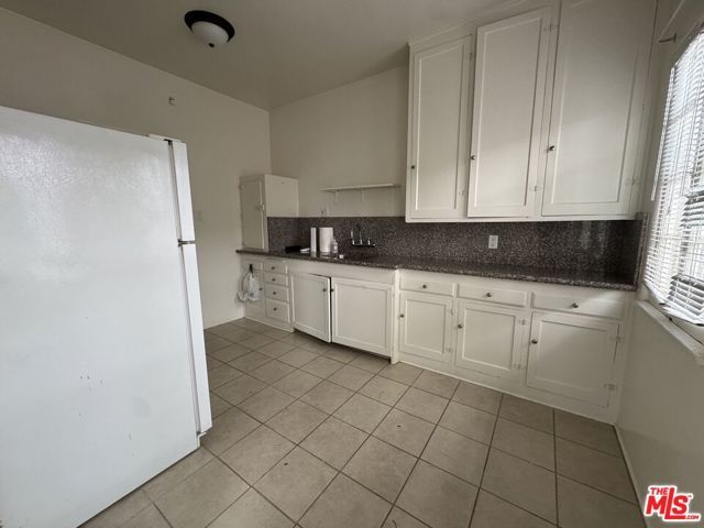 123 N Swall Drive, Los Angeles, CA 90048