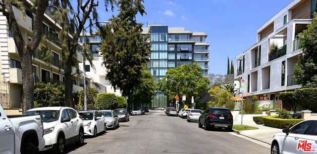 123 N Swall Drive, Los Angeles, CA 90048