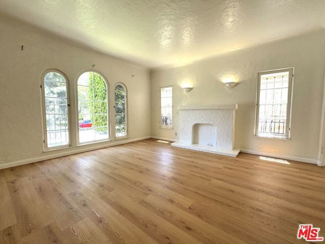 123 N Swall Drive, Los Angeles, CA 90048