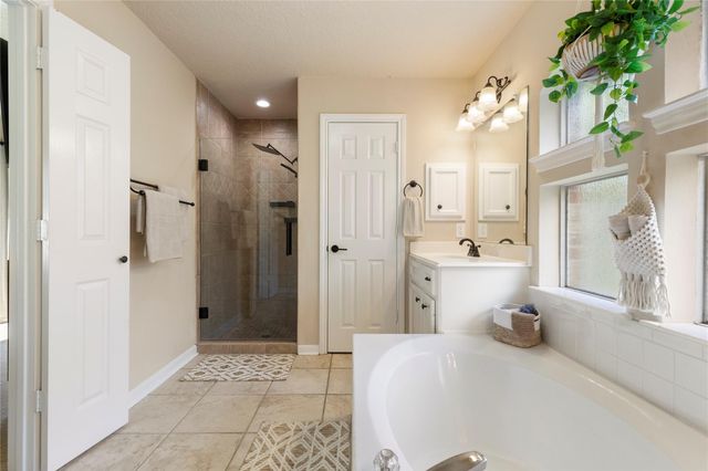 756 Forest Lane Drive, Conroe, TX 77302
