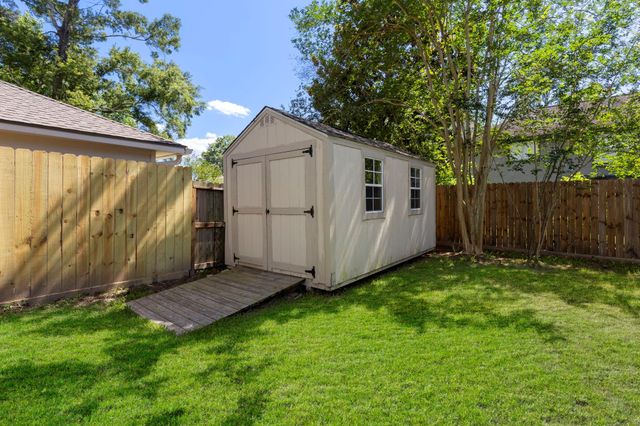 756 Forest Lane Drive, Conroe, TX 77302