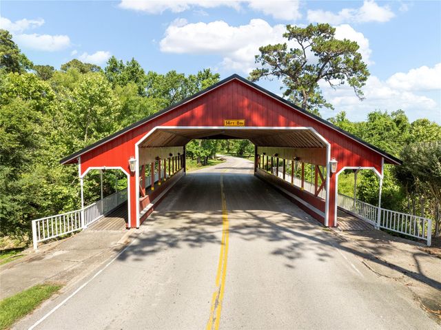 756 Forest Lane Drive, Conroe, TX 77302