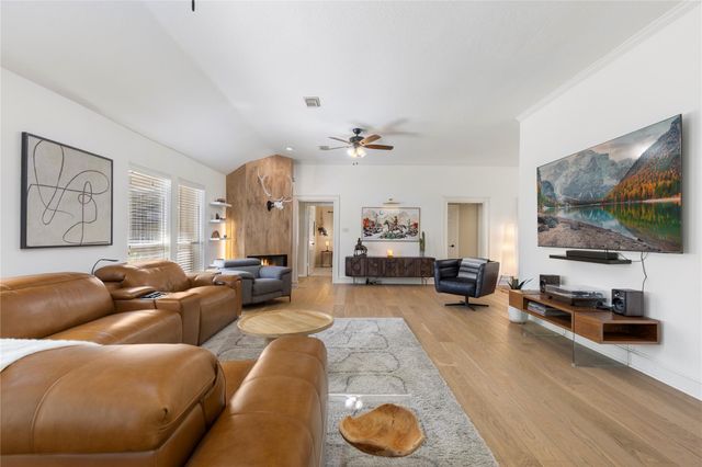 756 Forest Lane Drive, Conroe, TX 77302