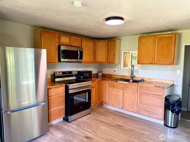 1015 Coal Creek, Chehalis, WA 98532