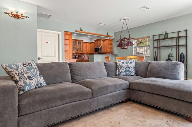 6515 DIMARCO ROAD, Tampa, FL 33634