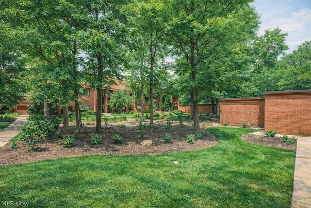 911 Canyon View Road 112, Northfield, OH 44067