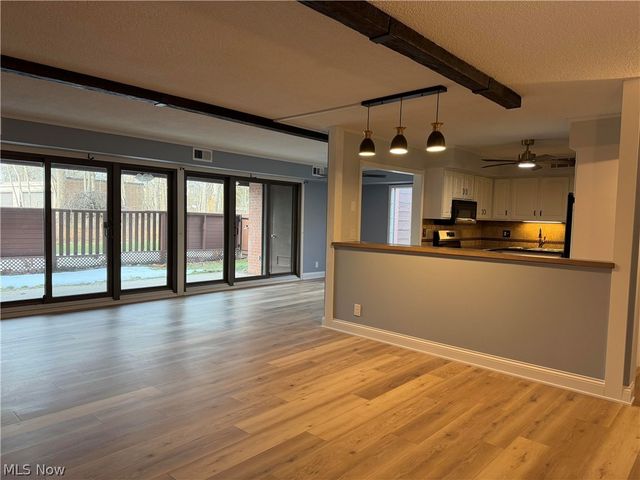 911 Canyon View Road 112, Northfield, OH 44067