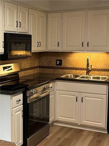 911 Canyon View Road 112, Northfield, OH 44067