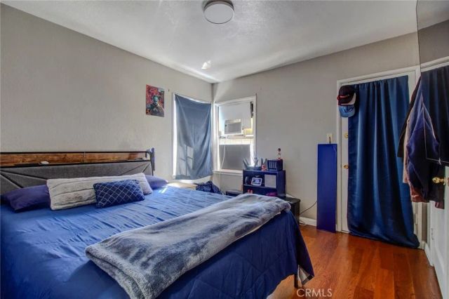 1402 S Poplar Street, Santa Ana, CA 92704
