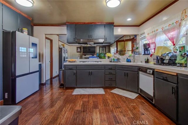 1402 S Poplar Street, Santa Ana, CA 92704