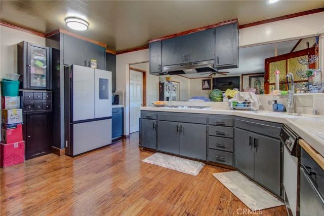 1402 S Poplar Street, Santa Ana, CA 92704