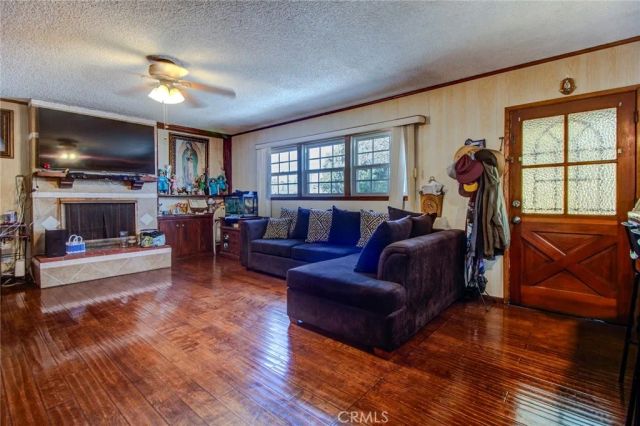 1402 S Poplar Street, Santa Ana, CA 92704