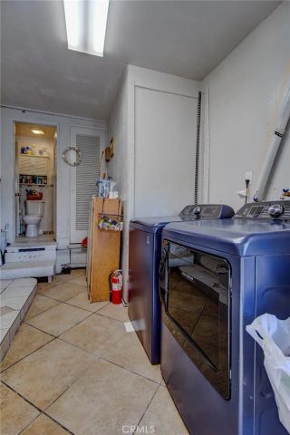 1402 S Poplar Street, Santa Ana, CA 92704
