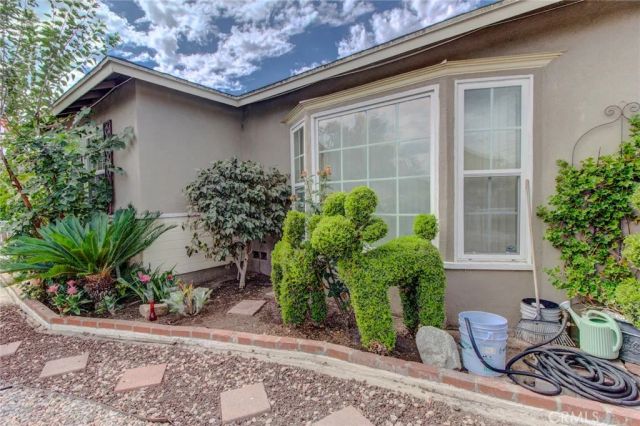 1402 S Poplar Street, Santa Ana, CA 92704