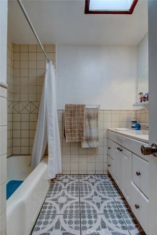 1402 S Poplar Street, Santa Ana, CA 92704