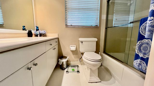 4017 N CYPRESS Drive 101, Pompano Beach, FL 33069