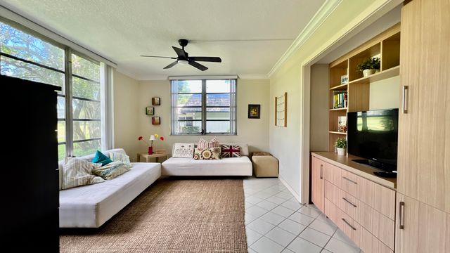 4017 N CYPRESS Drive 101, Pompano Beach, FL 33069