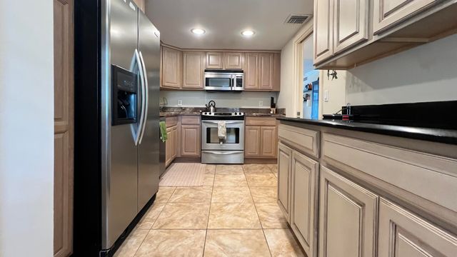 4017 N CYPRESS Drive 101, Pompano Beach, FL 33069