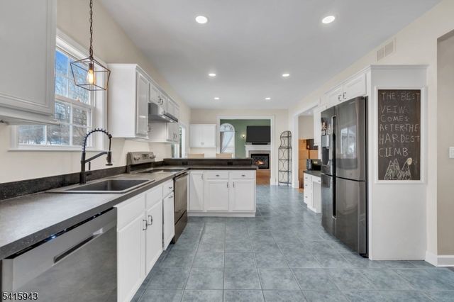 81 Ridge Rd, Independence Twp., NJ 07840