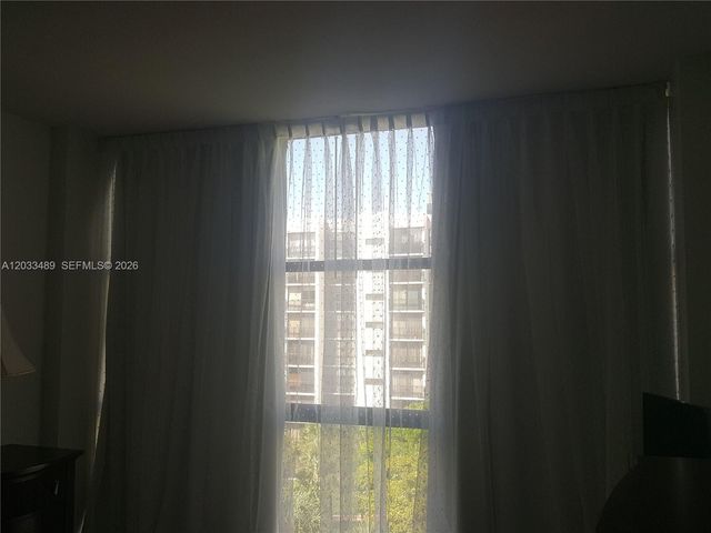 16919 N Bay Rd 608, Sunny Isles Beach, FL 33160