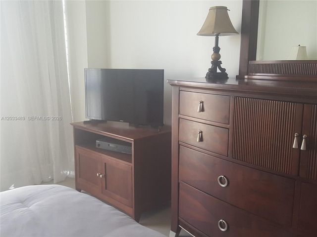 16919 N Bay Rd 608, Sunny Isles Beach, FL 33160