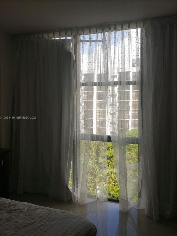 16919 N Bay Rd 608, Sunny Isles Beach, FL 33160