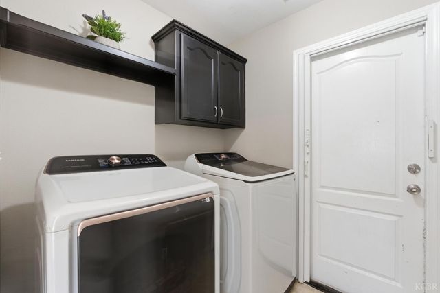 1964 N Fitzgerald Lane, Hanford, CA 93230