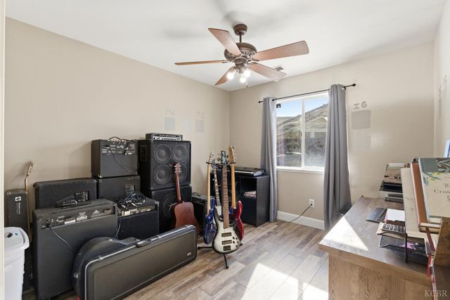 1964 N Fitzgerald Lane, Hanford, CA 93230