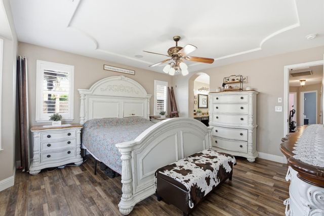 1964 N Fitzgerald Lane, Hanford, CA 93230