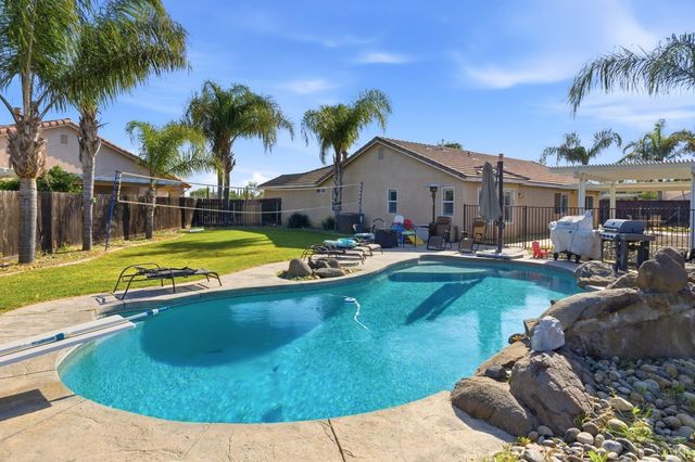 1964 N Fitzgerald Lane, Hanford, CA 93230