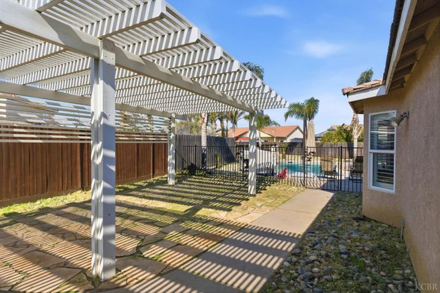 1964 N Fitzgerald Lane, Hanford, CA 93230