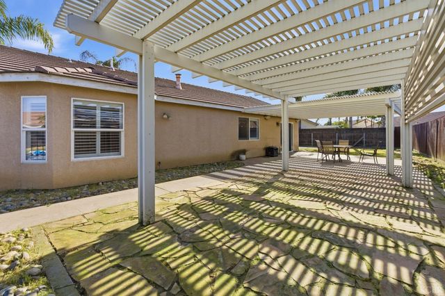 1964 N Fitzgerald Lane, Hanford, CA 93230