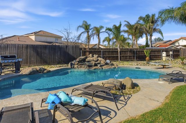 1964 N Fitzgerald Lane, Hanford, CA 93230