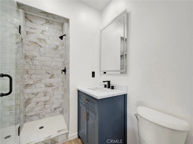 727 Robinson, Los Angeles, CA 90026