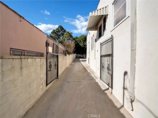 727 Robinson, Los Angeles, CA 90026