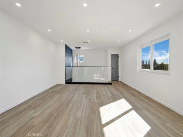 727 Robinson, Los Angeles, CA 90026