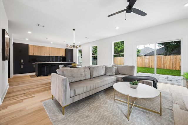 125 N Sidney Street, Houston, TX 77003