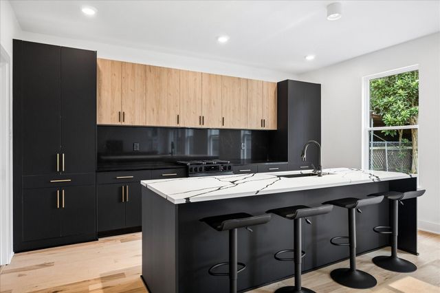 125 N Sidney Street, Houston, TX 77003