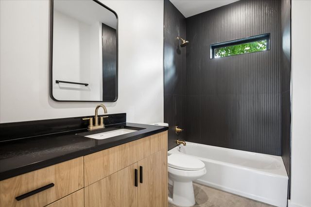 125 N Sidney Street, Houston, TX 77003