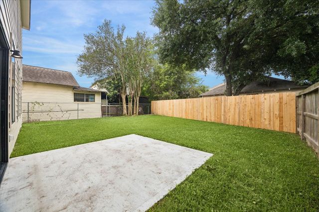 125 N Sidney Street, Houston, TX 77003