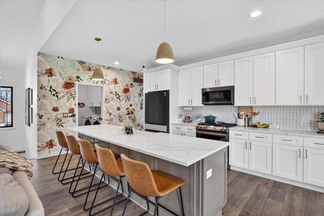 624 Greenway Point Drive, Janesville, WI 53548