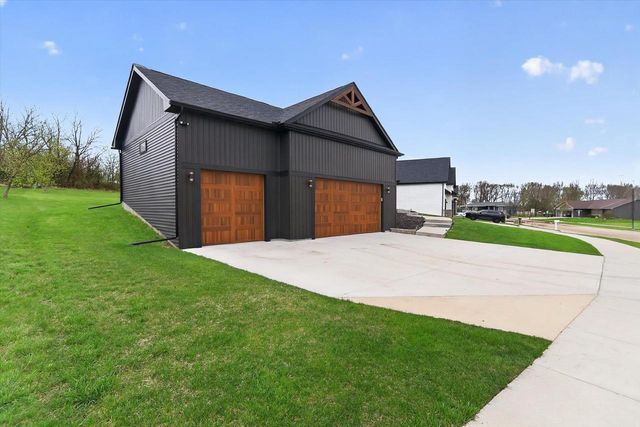 624 Greenway Point Drive, Janesville, WI 53548