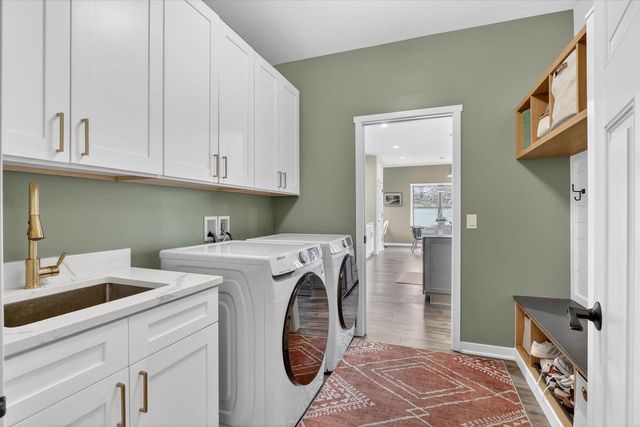 624 Greenway Point Drive, Janesville, WI 53548