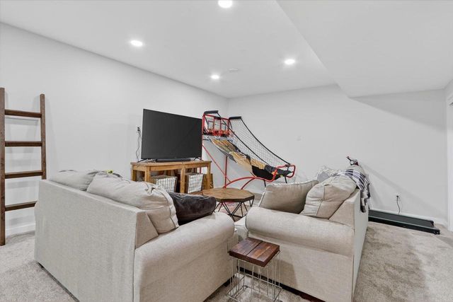 624 Greenway Point Drive, Janesville, WI 53548